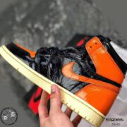Air-Jordan-1-Black-orange-web-03