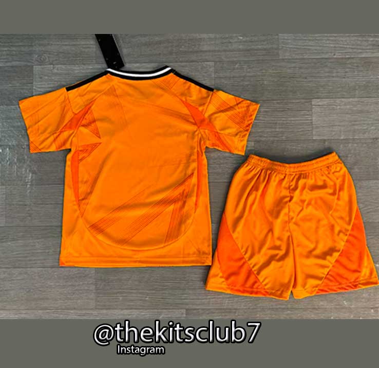 REAL-JUNIOR-AWAY-2025-web-02